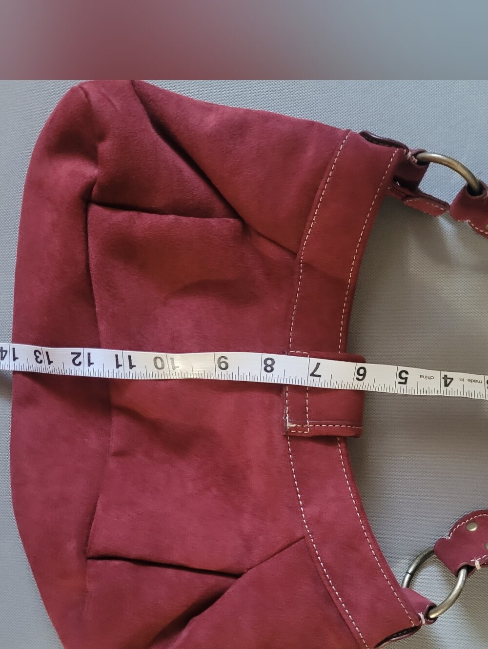 Red Vegan Suede Purse, Handbag, Shoulder Bag, Y2K, Gold Hardware - Picture 4 of 5